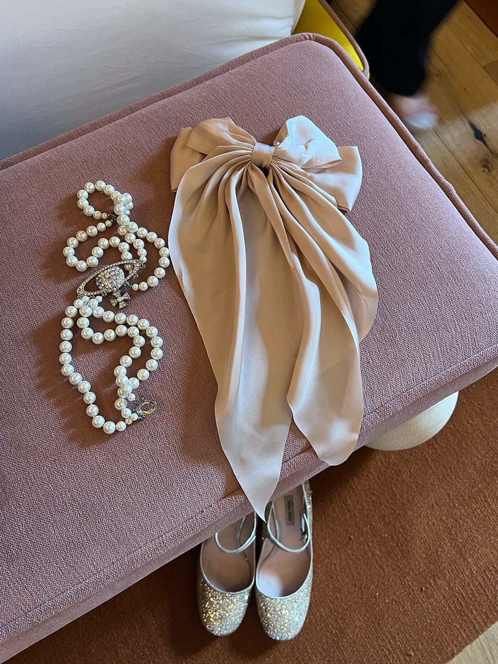 Beige Bow